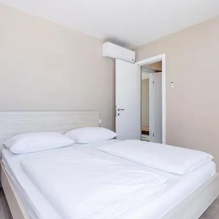 2 Bedroom Amazing In Povljana