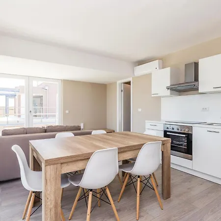 Apartment Beautiful In With Wifi Povljana